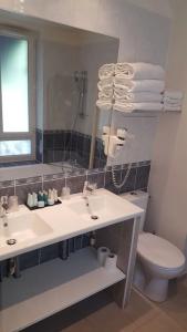 Hôtel Saint Cyr Etoile - 42