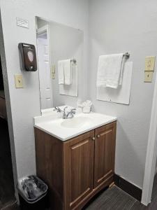 Canyon Inn Motel - 20