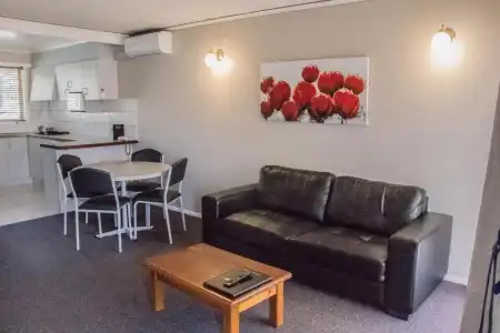 Blue Whale Motor Inn & Apartments - 28