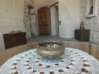 Hu of Cappadocia - 16