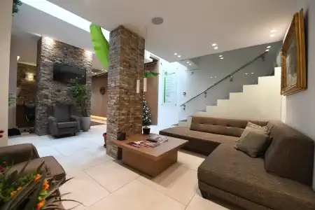 Belgrade Inn Garni - 1