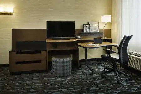Fairfield Inn & Suites by Marriott Calgary Downtown - 26