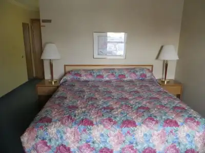 Homestyle Inn & Suites - 3