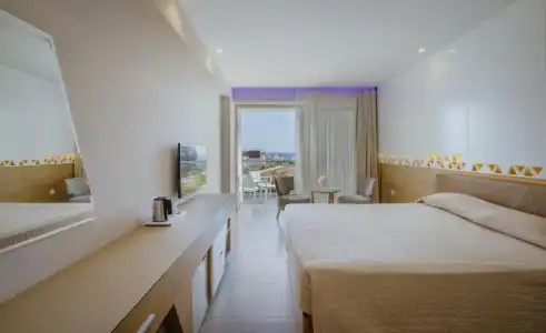 Tasia Maris Seasons - Adults Only - 102