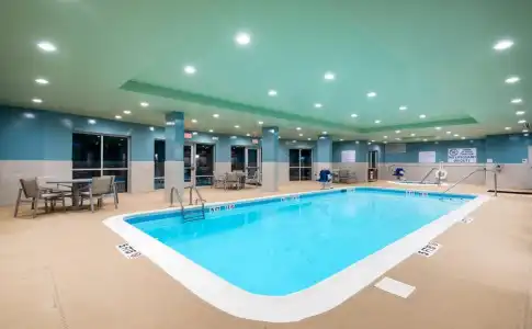 Holiday Inn Express & Suites Florence I-95 & I-20 Civic Ctr by IHG - 12