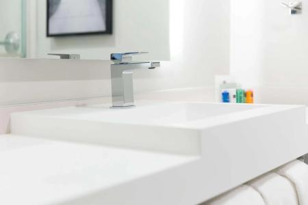 Radisson Phoenix Airport - 6