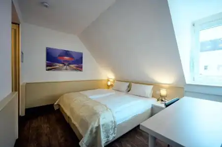 The 4You Hostel & - 100