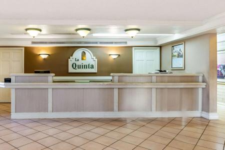La Quinta Inn by Wyndham El Paso West - 1