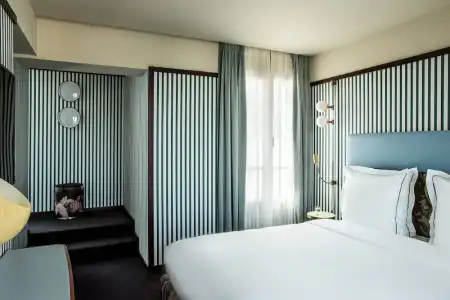 Hôtel du Rond-Point des Champs-Élysées - 65