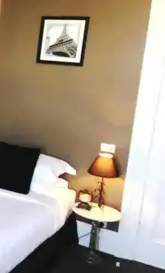 Centennial Inn on Bathurst - 18