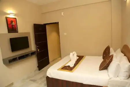 Soundarya - 98
