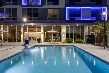 TRYP by Wyndham Orlando - 12
