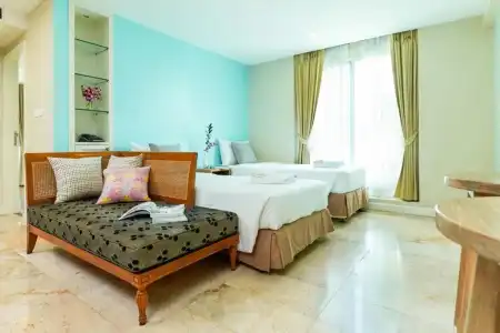 Sabai Sathorn - 130