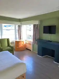 2400 Motel - 95