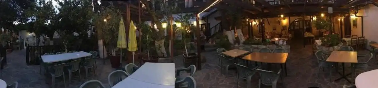 The Bunch of Grapes Inn - 9