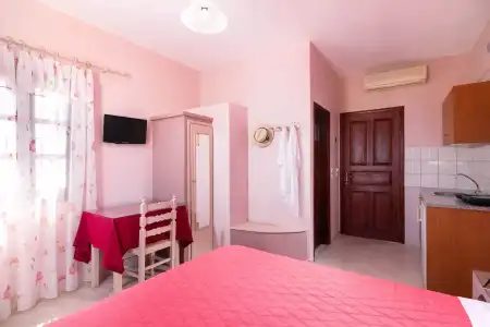 Mandilaria Studios - 142