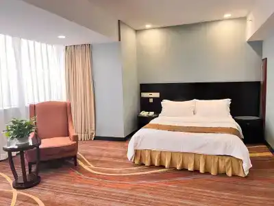 Skyline Plaza - 4