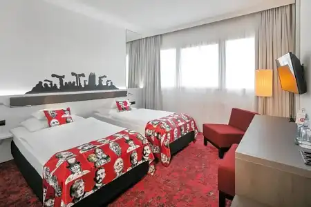 ARCOTEL Nike - 35