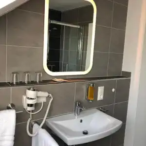 Select Suites & Aparts - 81