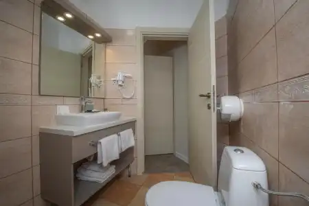 Antika Guesthouse - 8