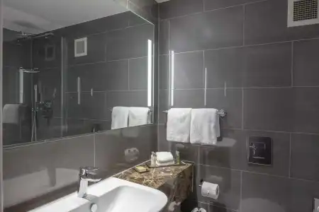 DoubleTree by Hilton Bristol City Centre - 36