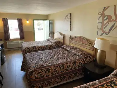 Sea Palace Inn - 72