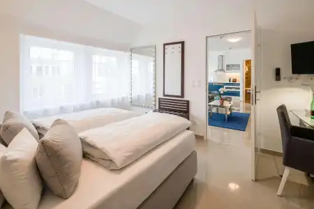 Best Western Plus Celebrity Suites - 3