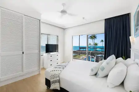 Coral Sea Resort - 4