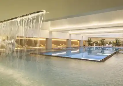 HUALUXE Shanghai Twelve at Hengshan by IHG - 16