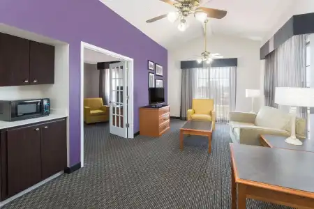 Baymont by Wyndham Greenville Woodruff Rd - 4