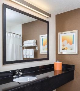 Fairfield Inn & Suites Grand Rapids Airport - 6