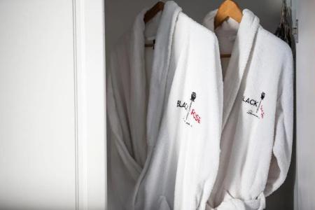 Black Rose Beach Suites - 56