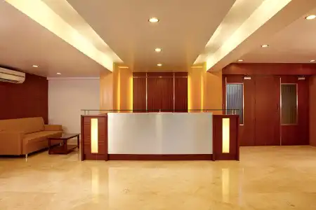 Lucky Goregaon - 9