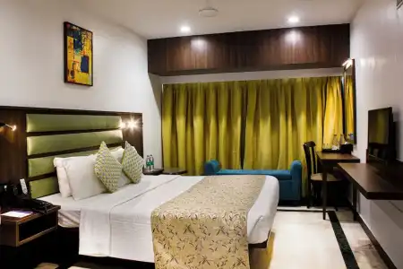 The Emerald & Executive Apartments - 107