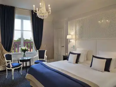 Hôtel Barrière l'Hermitage - 2