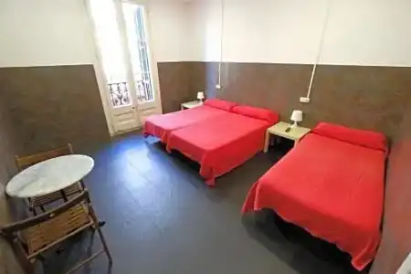 Lenin Hostel Barcelona - 43