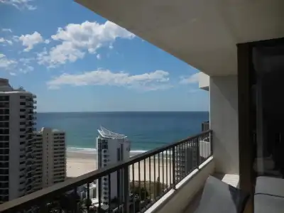 Surfers Century Oceanside Apartments - 94