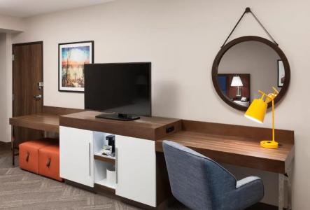 Hampton Inn and Suites by Hilton Phoenix Downtown - 40