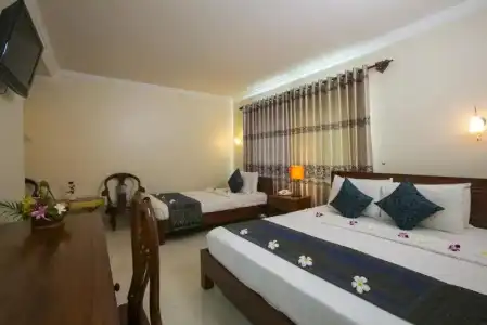 Gloria Angkor - 17