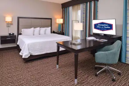 Hampton Inn & Suites Bend - 64