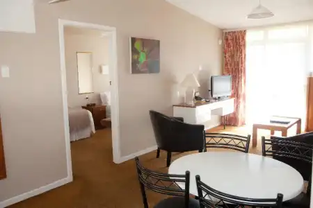 The Avenue - 6
