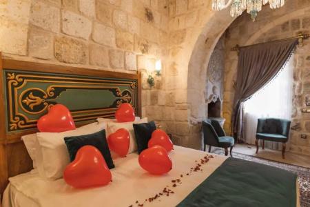 Solo Cave Suites - 150