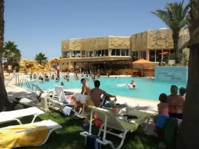 Palmyra Golden Beach Families and Couples - 11
