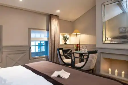 Hôtel Les Armures - 78