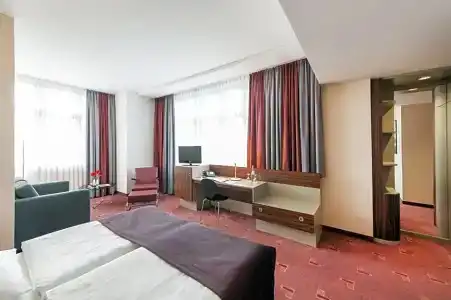 Premier Inn Köln City Mediapark - 69