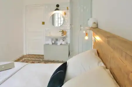 Hostal Girona - 39