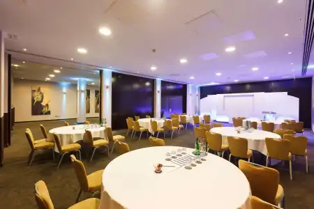 Park Plaza Cardiff - 12