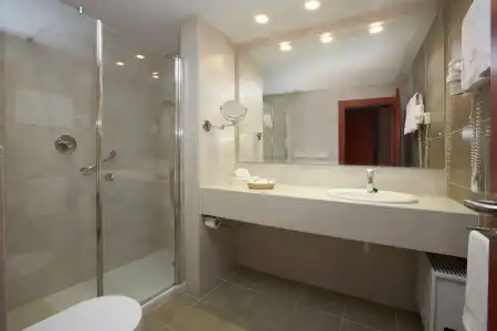 Universal Grand León & Spa - 9