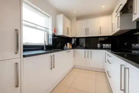 Queensgate Court - 264