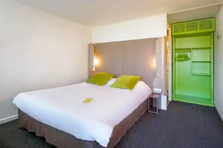 Hôtel Campanile Toulouse Nord - Sesquières - 26